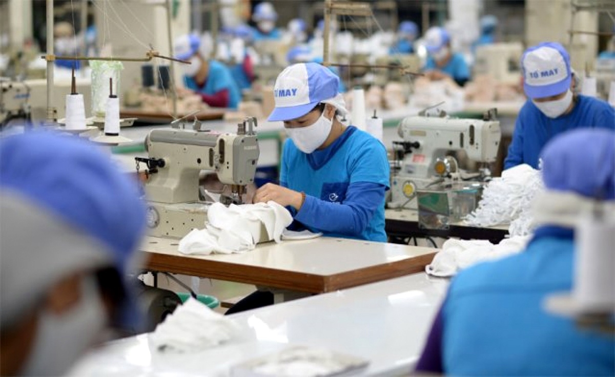 Vietnamese economy shows gradual signs of positivity amid difficulties